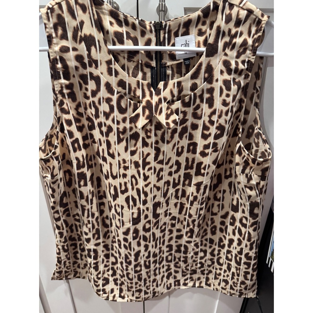 Cabi Leopard Striped Sleeveless Blouse Bow Neck Back Zip‎ Tan Brown LG
